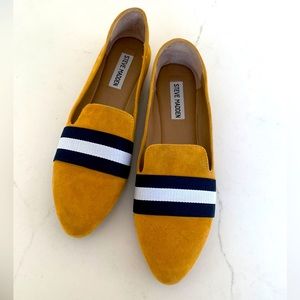 Steve Madden suede flats with ribbon trim. Size 7.5.